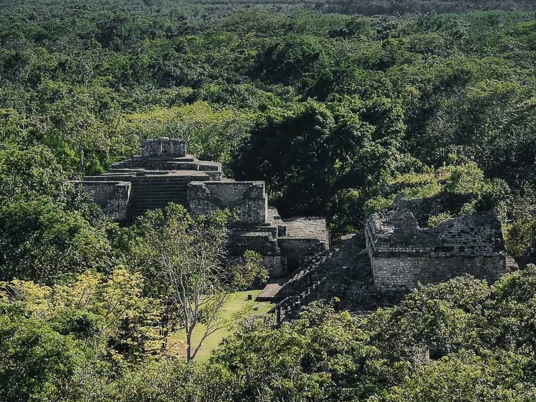 Widok z piramidy Ek' Balam