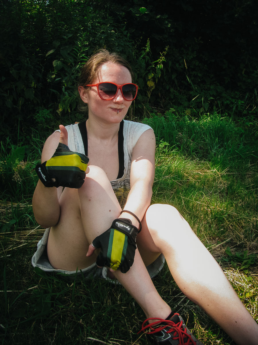 zmęczona jazdą na rowerze